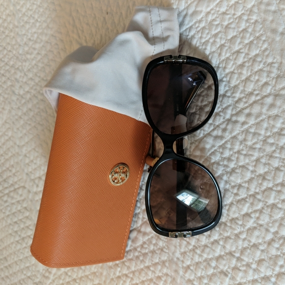 SOLD Tory Burch Sunglasses - Picture 2 of 5